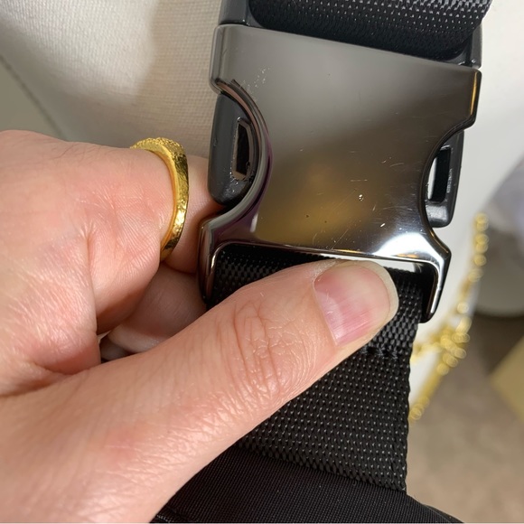 Lululemon Limited Edition Black Everywhere Belt Bag 1L Large Logo Sold Out - Picture 12 of 16